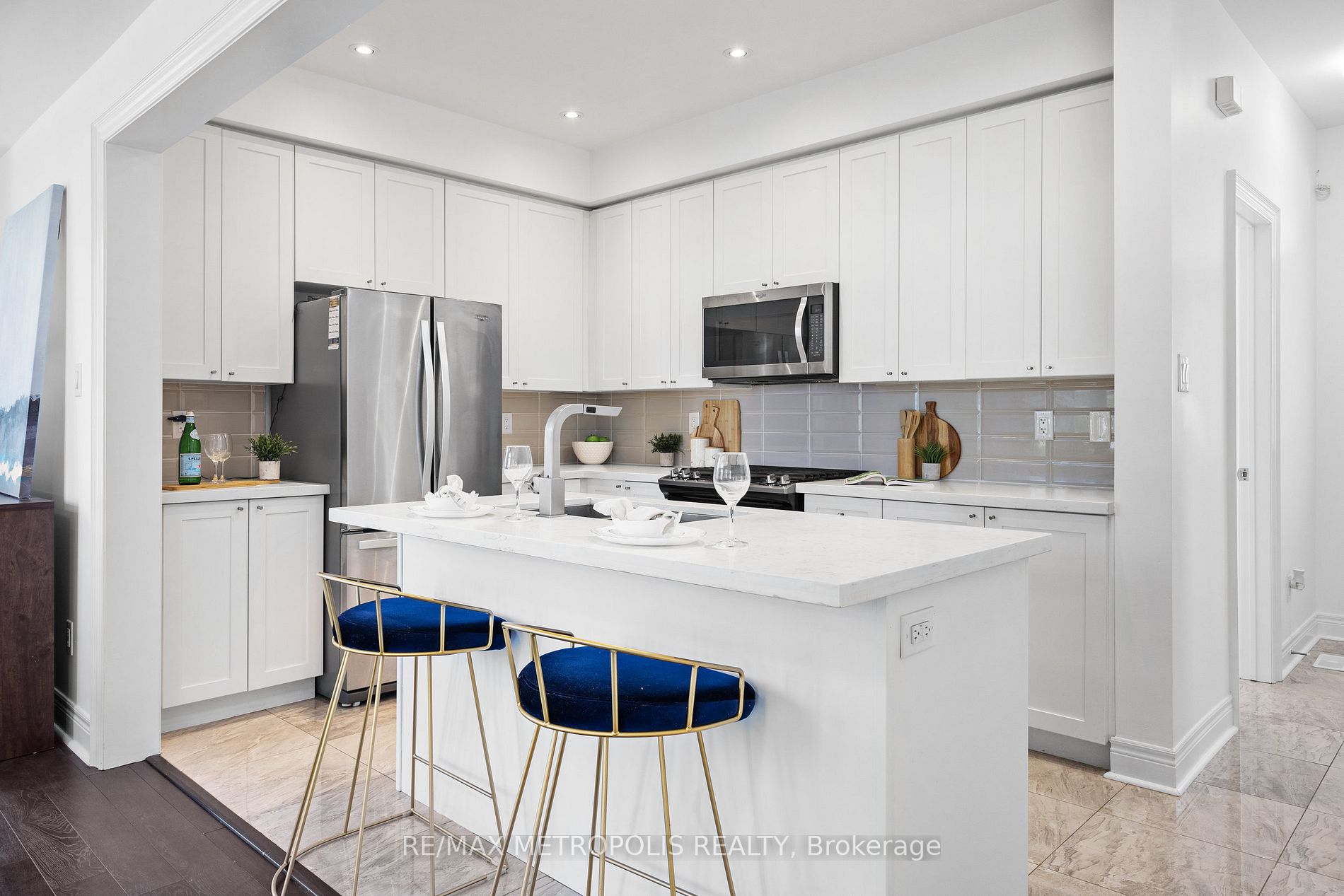 285 Finch Avenue, #19