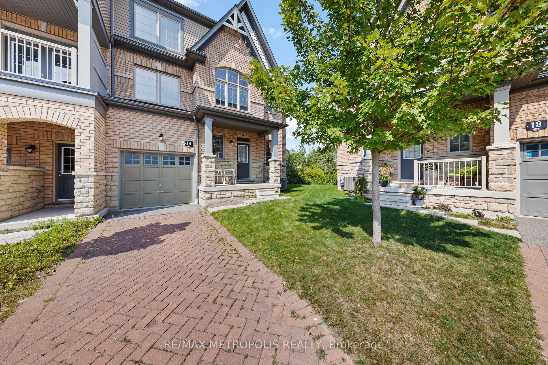 285 Finch Ave, #19