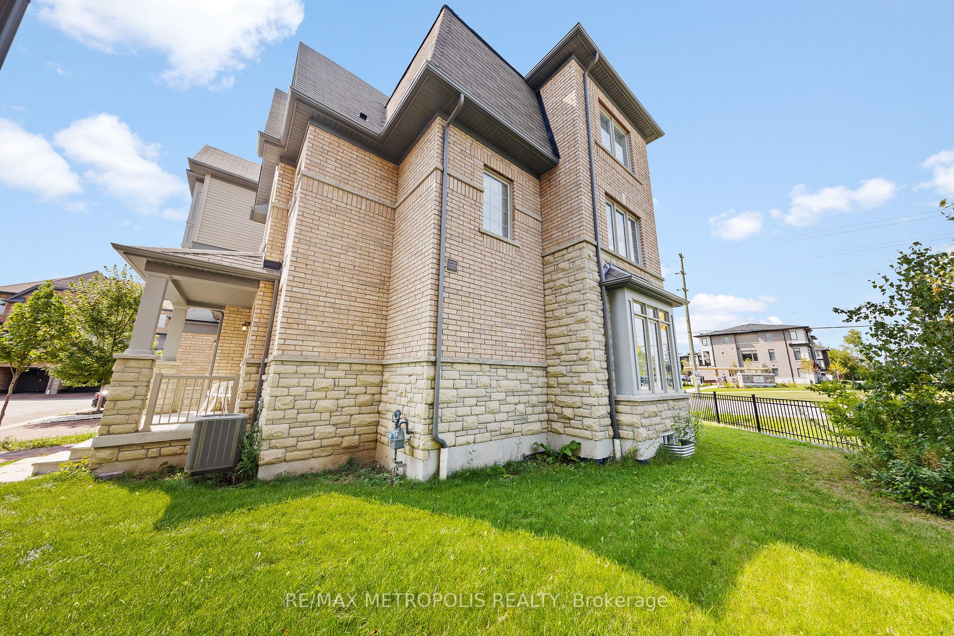 285 Finch Avenue, #19