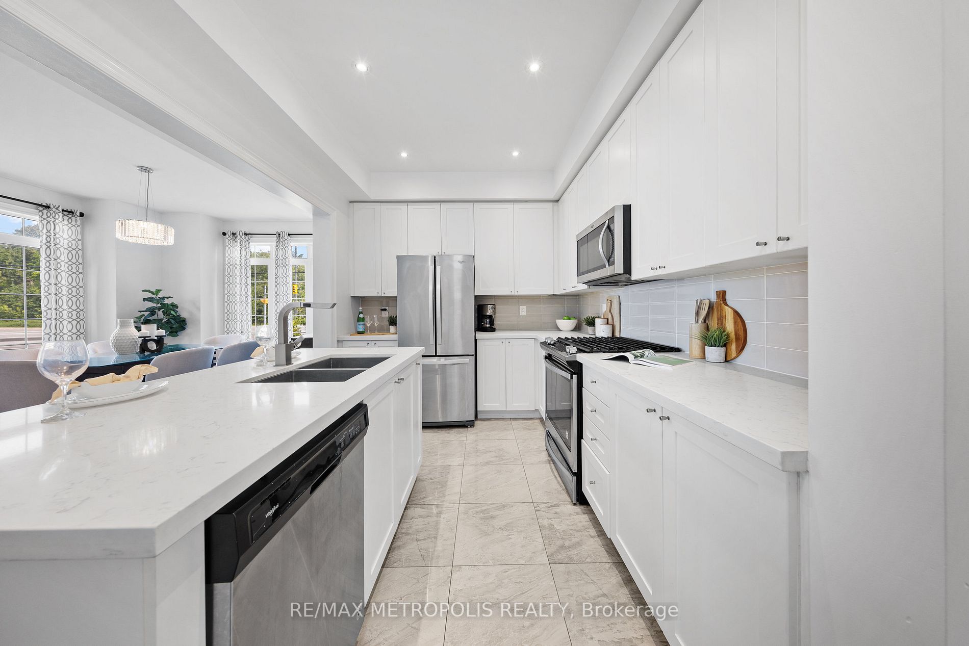 285 Finch Avenue, #19