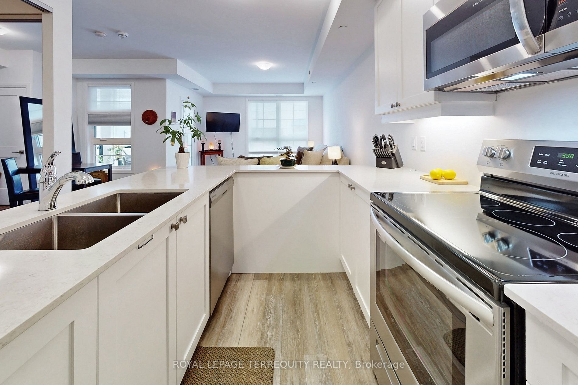 50 Lakebreeze Drive, #118