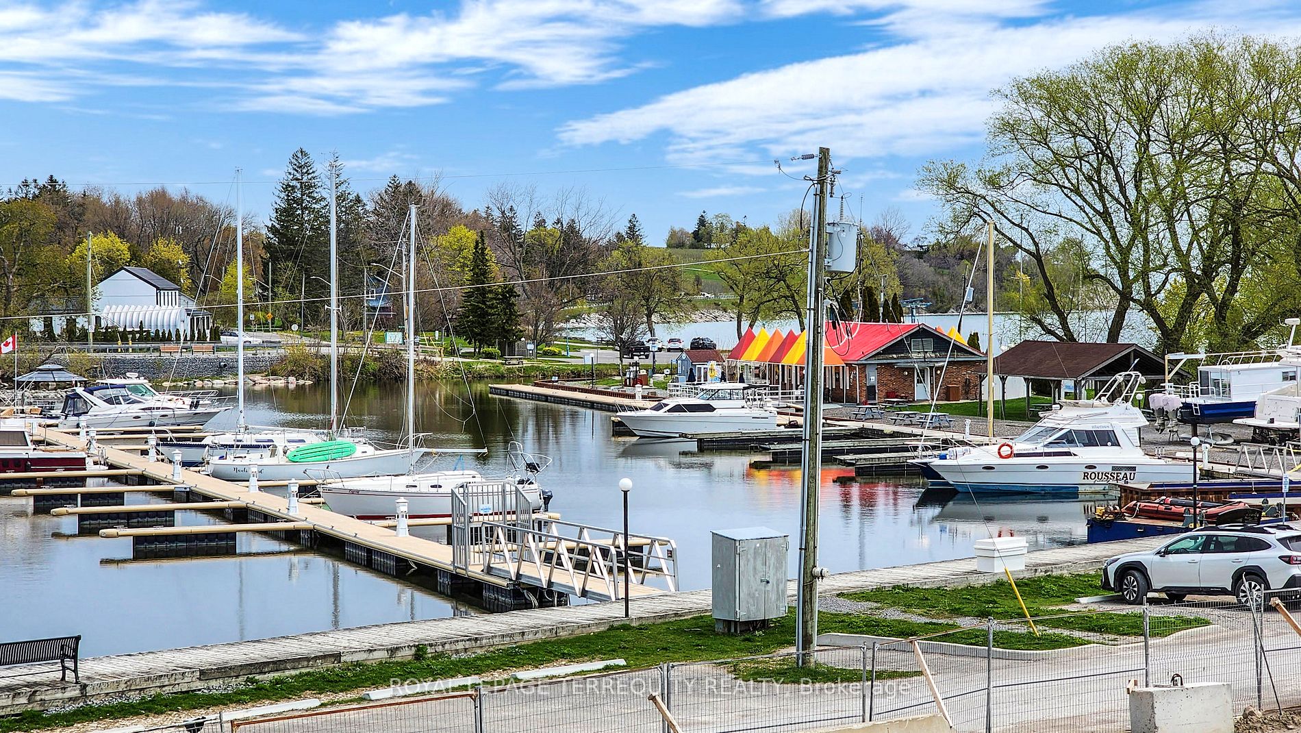 50 Lakebreeze Drive, #118