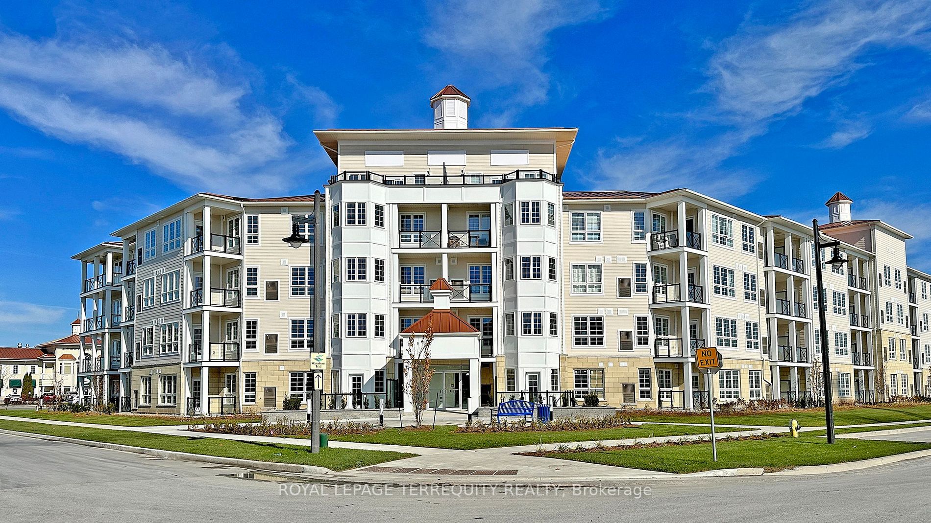 50 Lakebreeze Drive, #118
