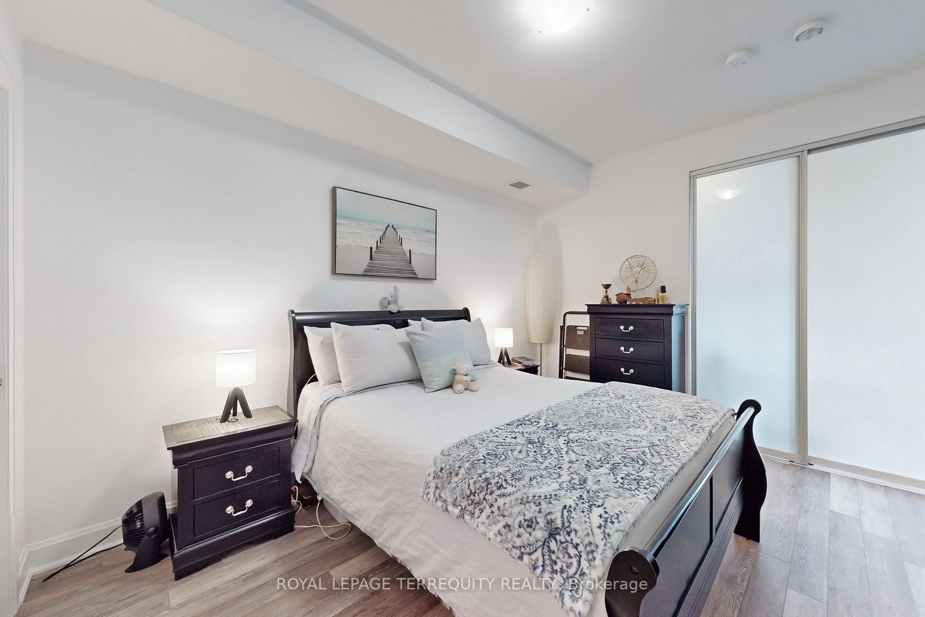 50 Lakebreeze Drive, #118