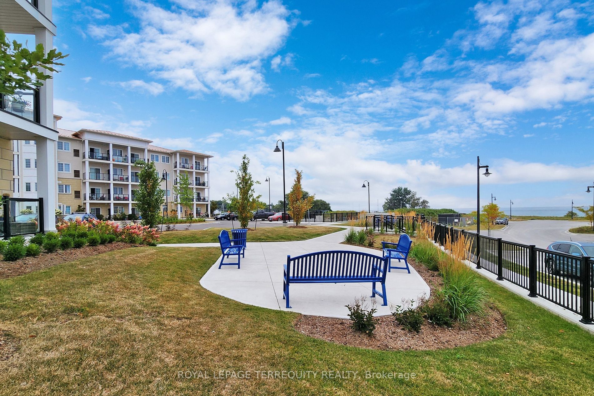 50 Lakebreeze Drive, #118
