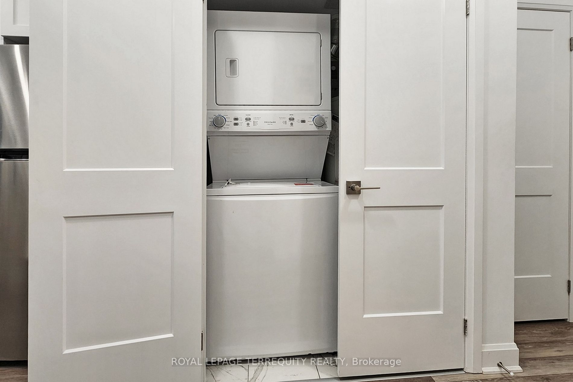 50 Lakebreeze Drive, #118