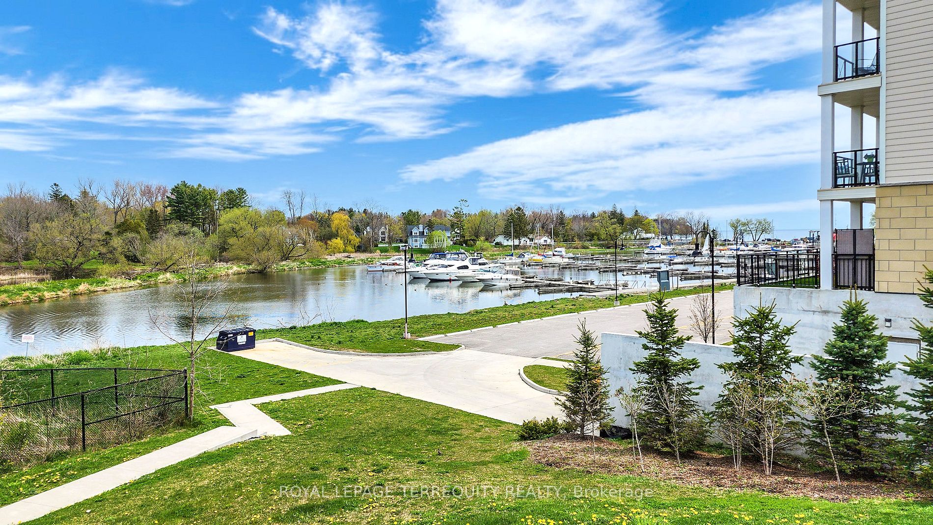 50 Lakebreeze Drive, #118