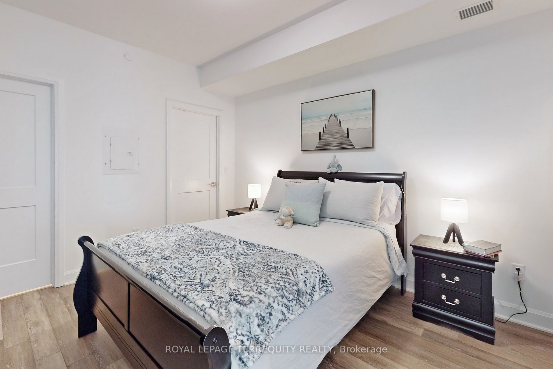 50 Lakebreeze Drive, #118