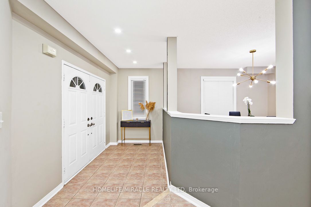 54 Sprucewood Cres