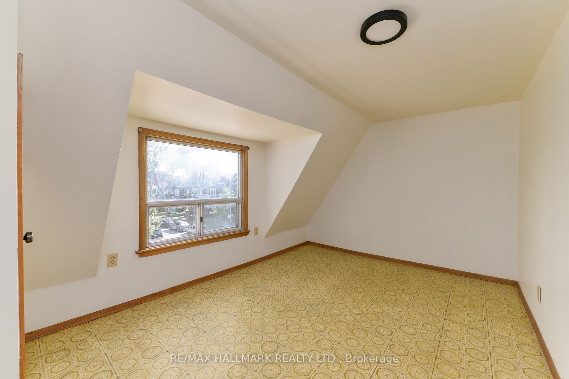 2 Fielding Avenue