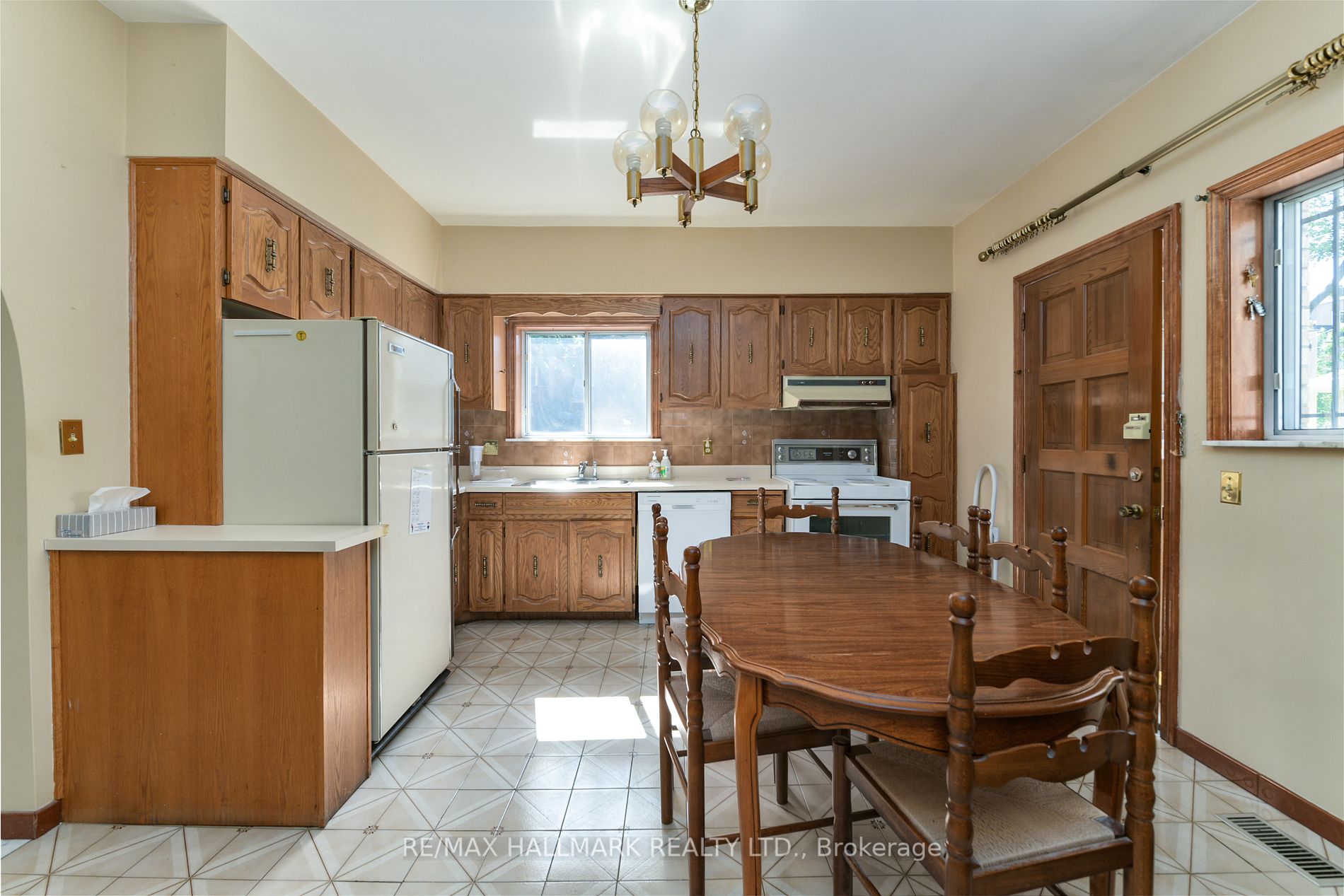 2 Fielding Avenue