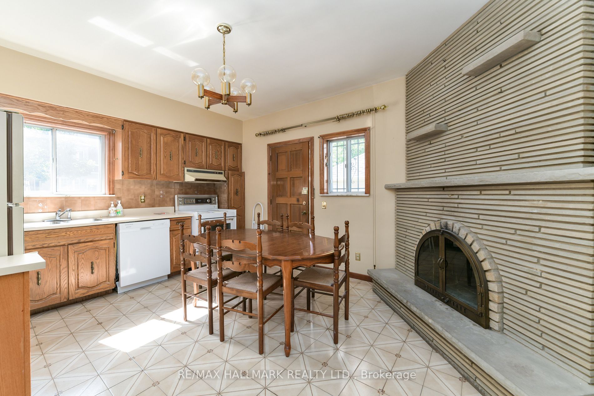 2 Fielding Avenue