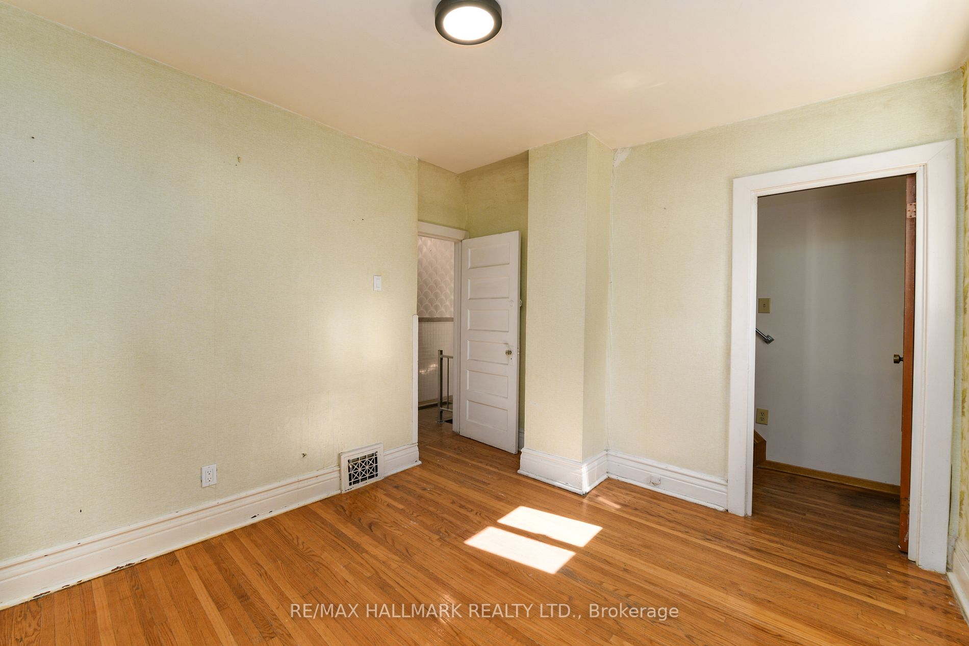 2 Fielding Avenue