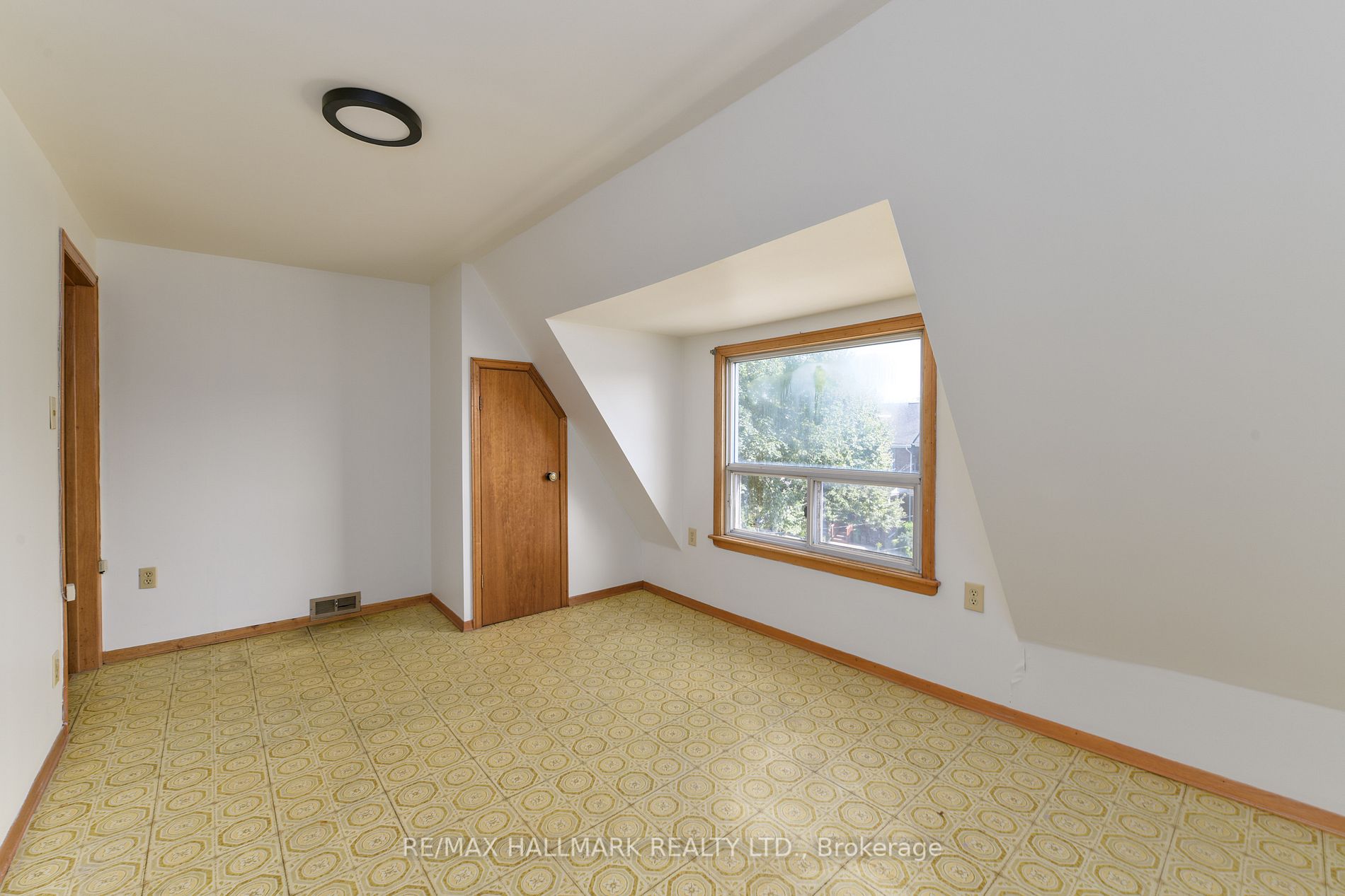 2 Fielding Avenue