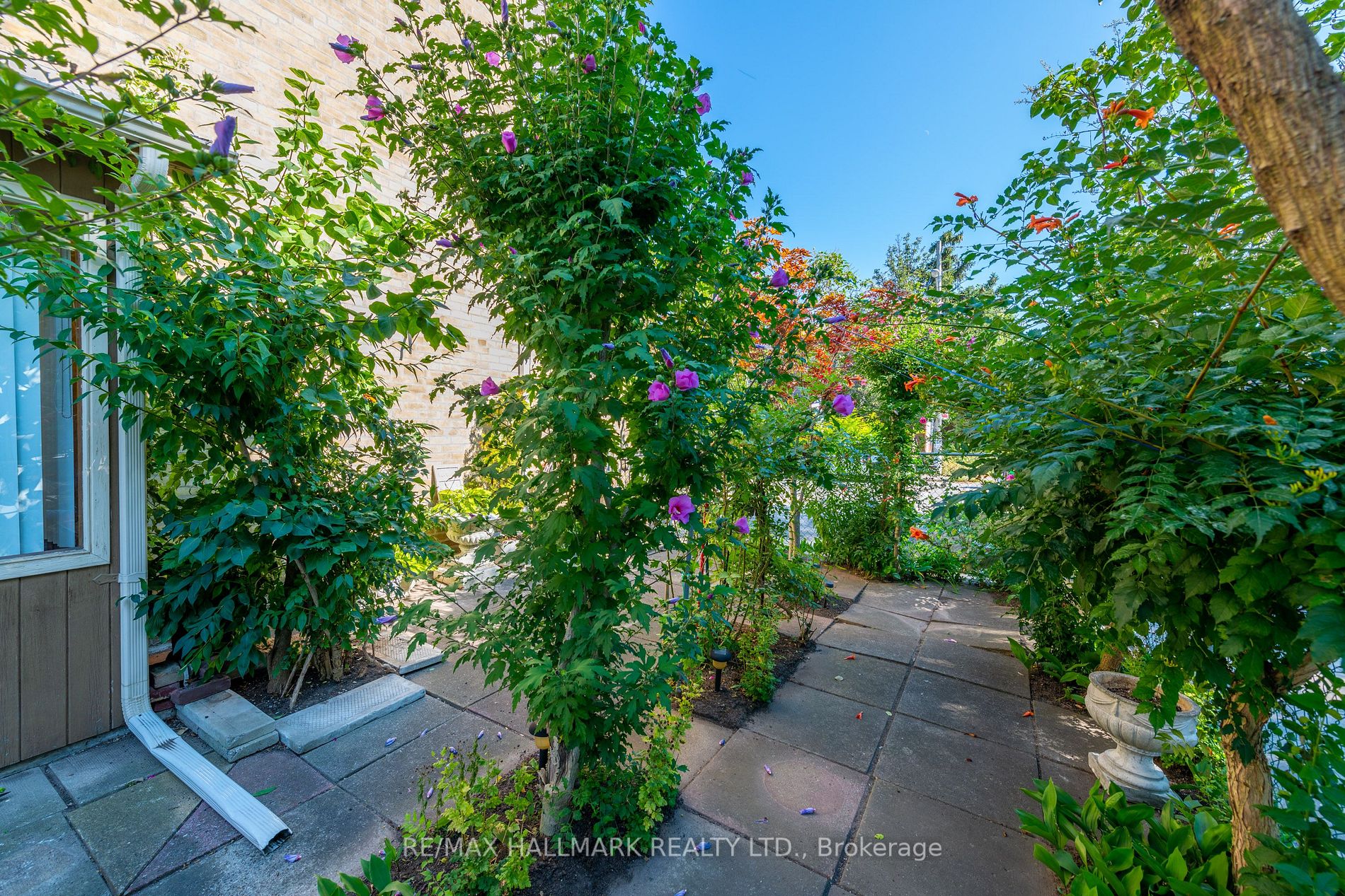 2 Fielding Avenue