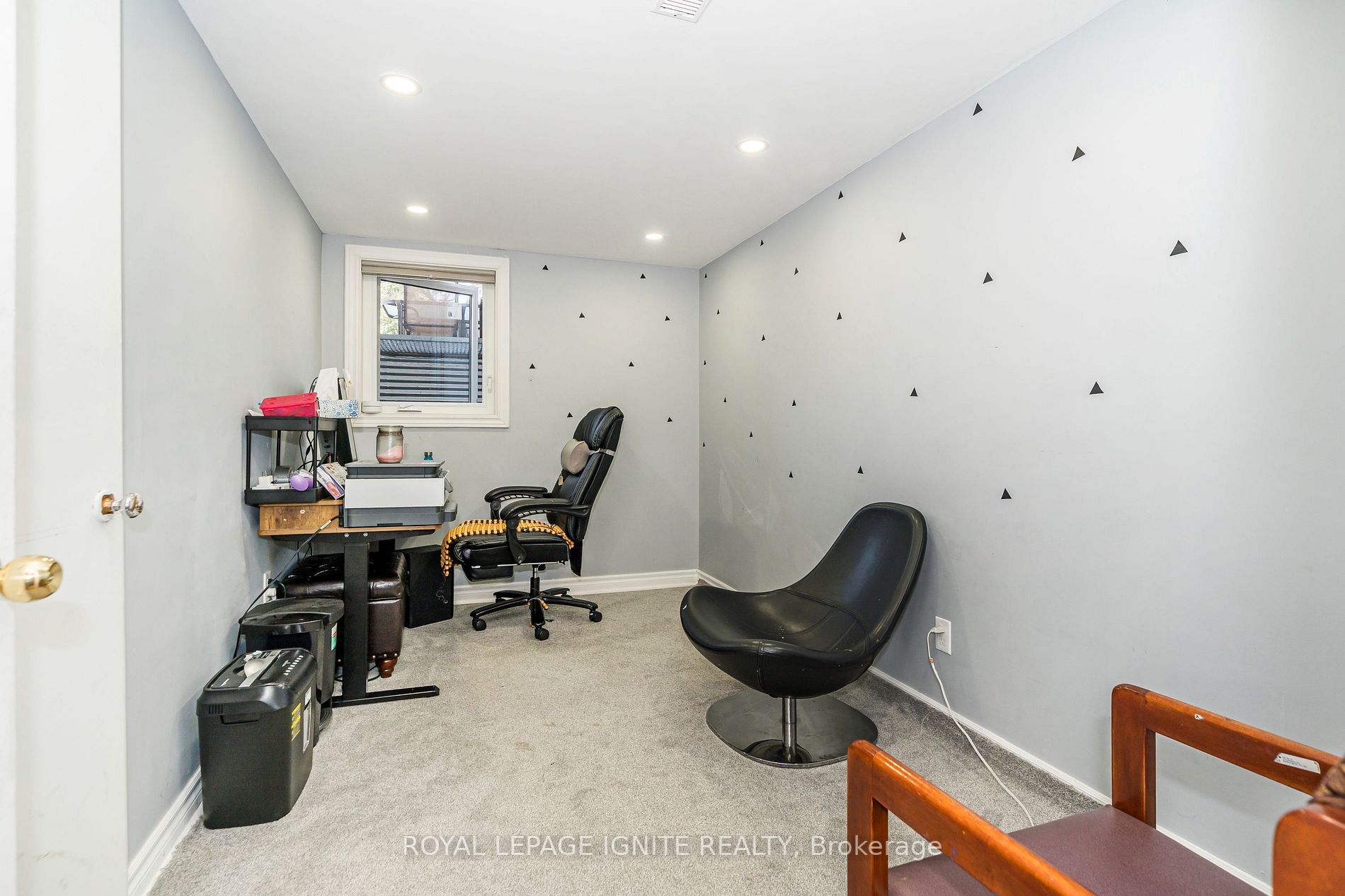 15 Huddleston Crt