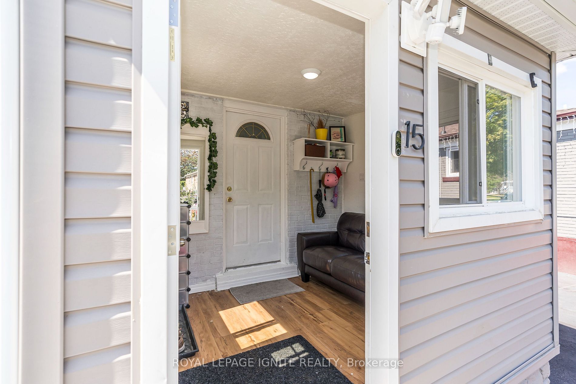 15 Huddleston Crt