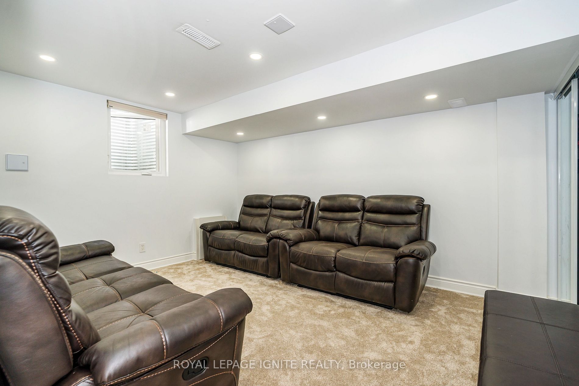 15 Huddleston Crt