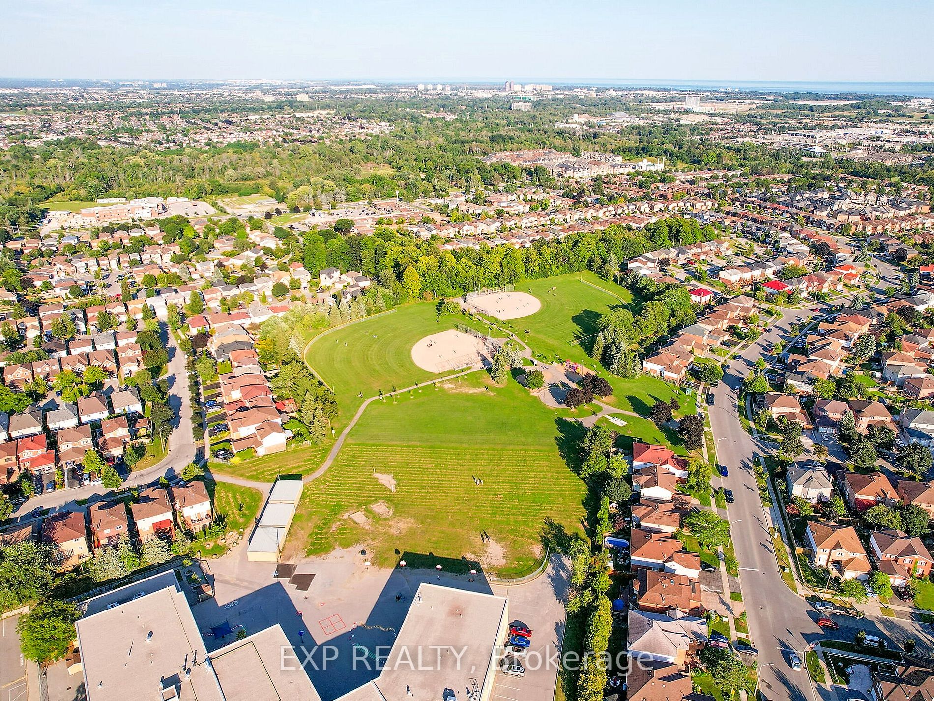 1564 Somergrove Cres