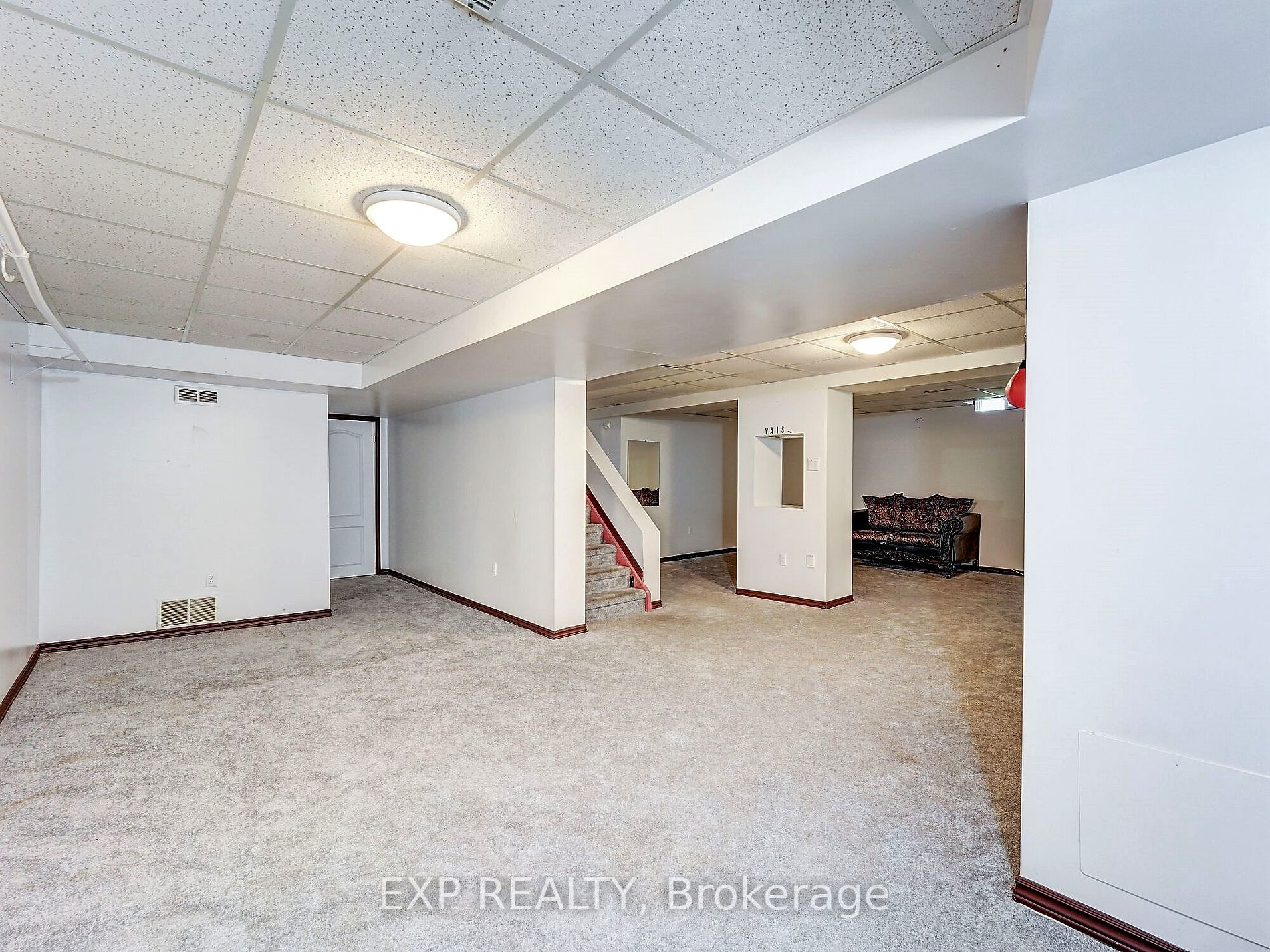1564 Somergrove Cres
