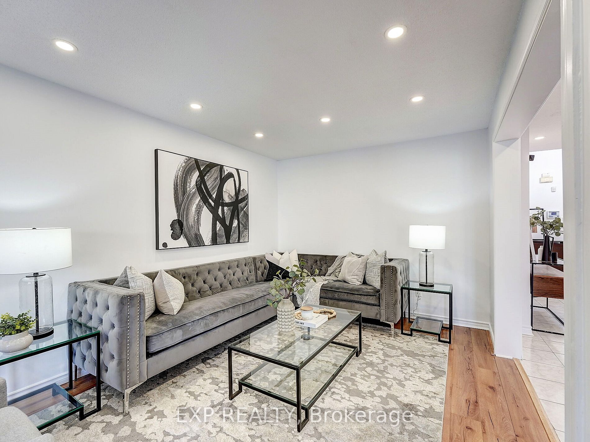 1564 Somergrove Cres