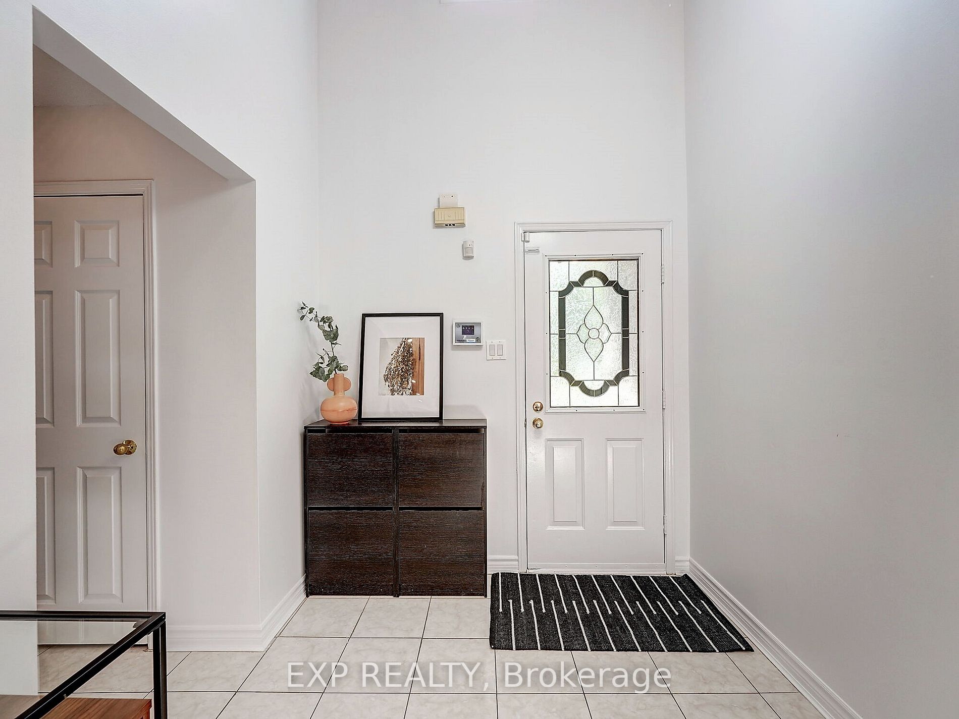 1564 Somergrove Cres