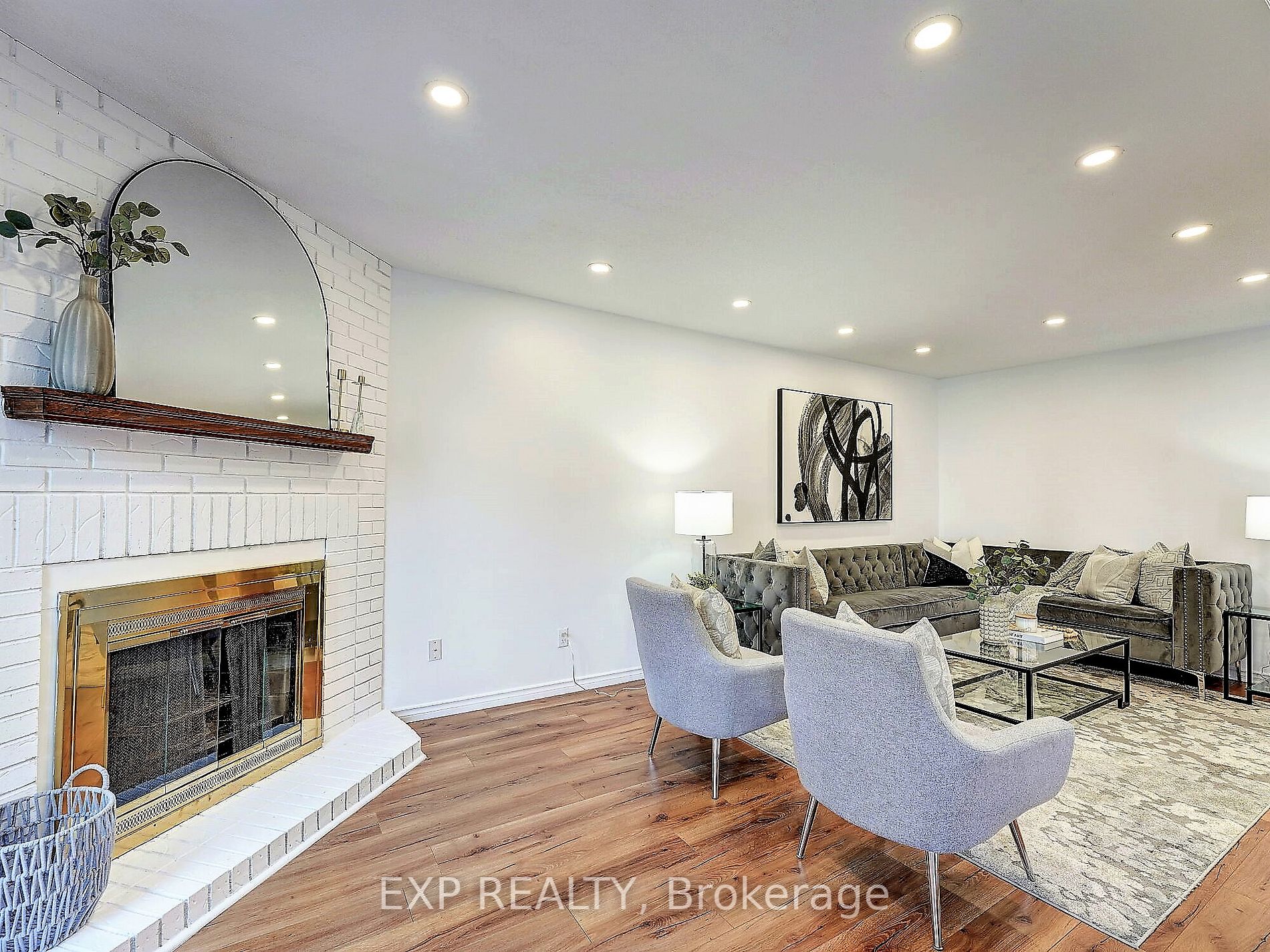 1564 Somergrove Cres