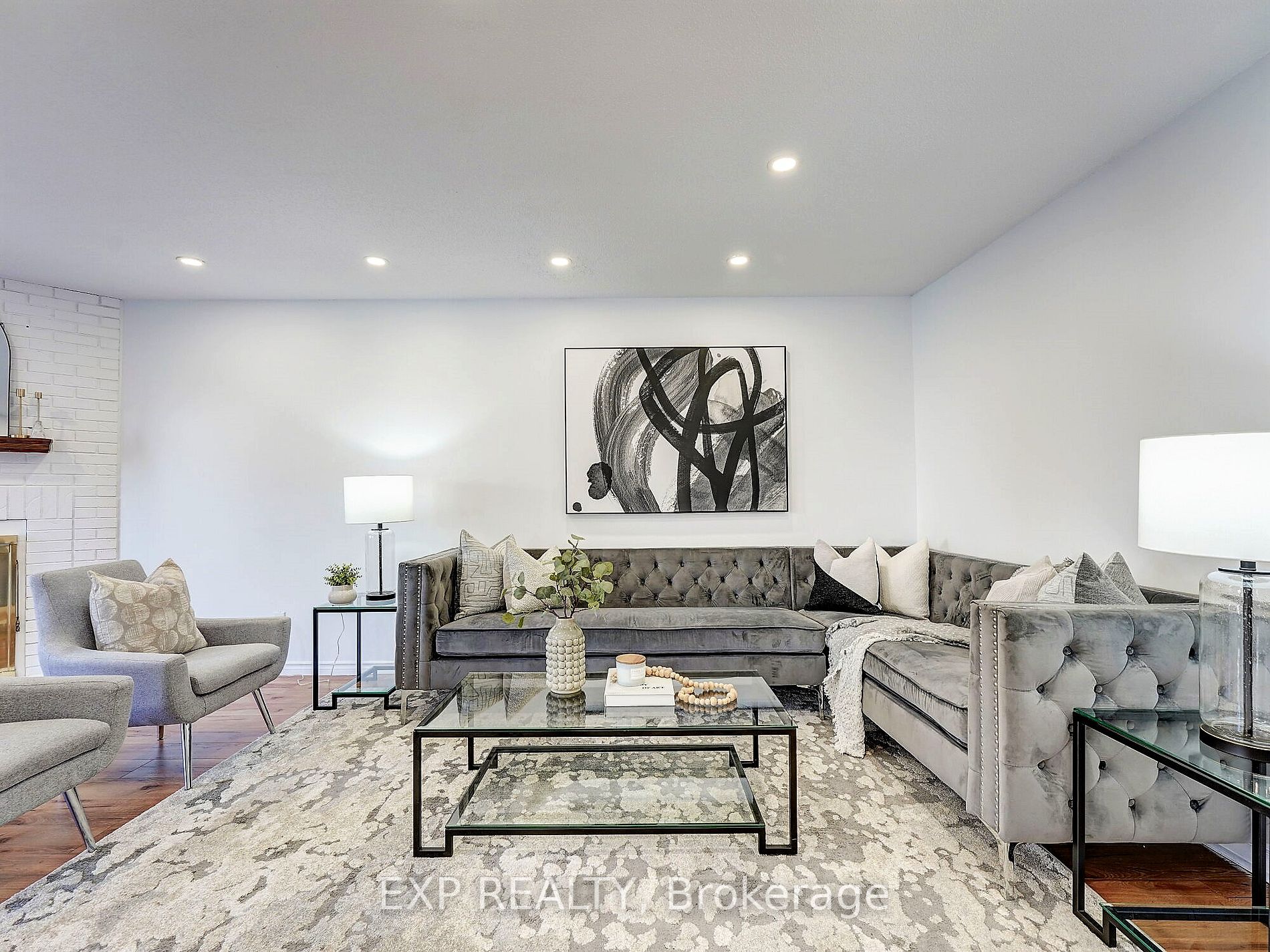 1564 Somergrove Cres