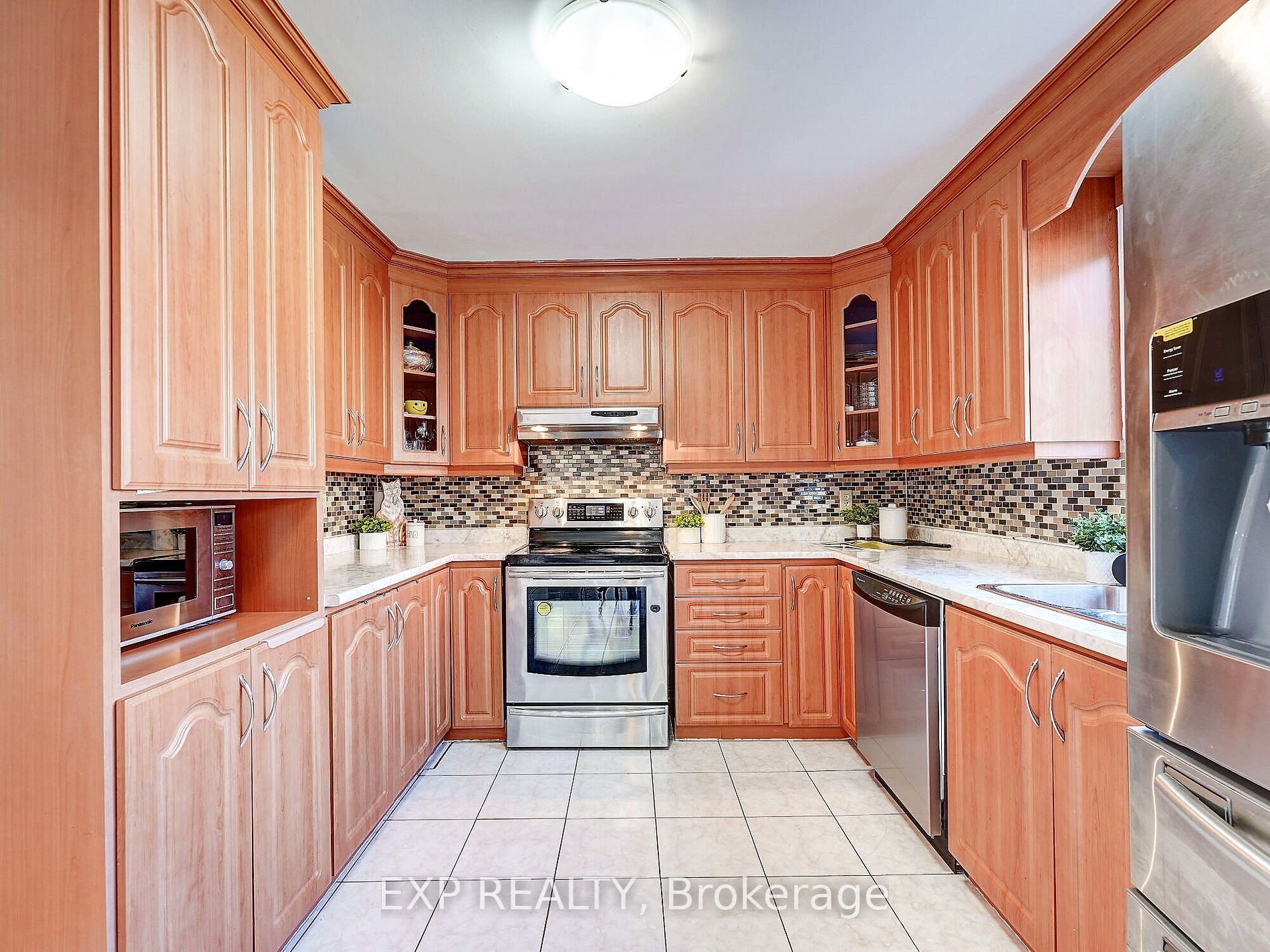 1564 Somergrove Cres