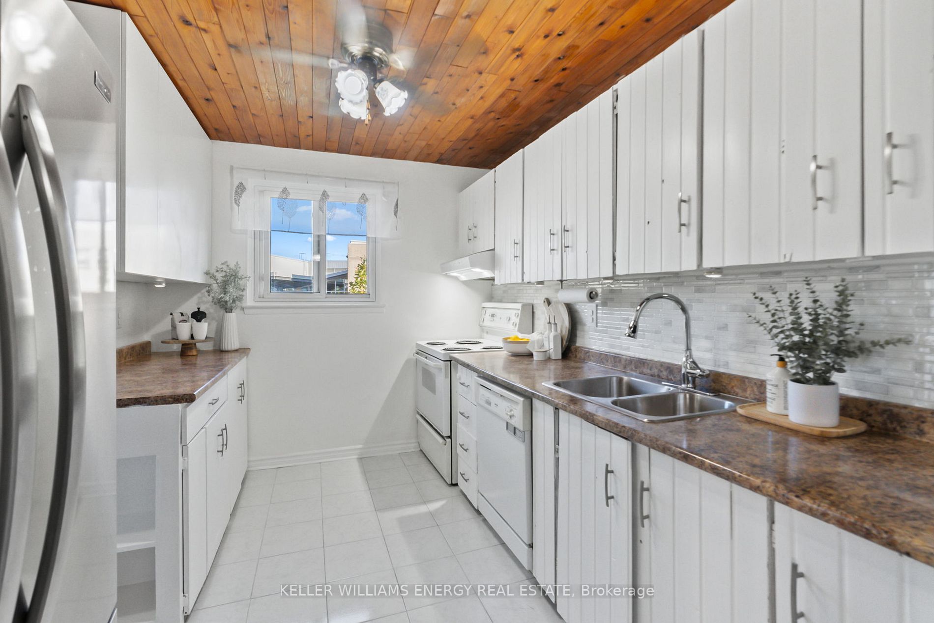320 Chaleur Ave