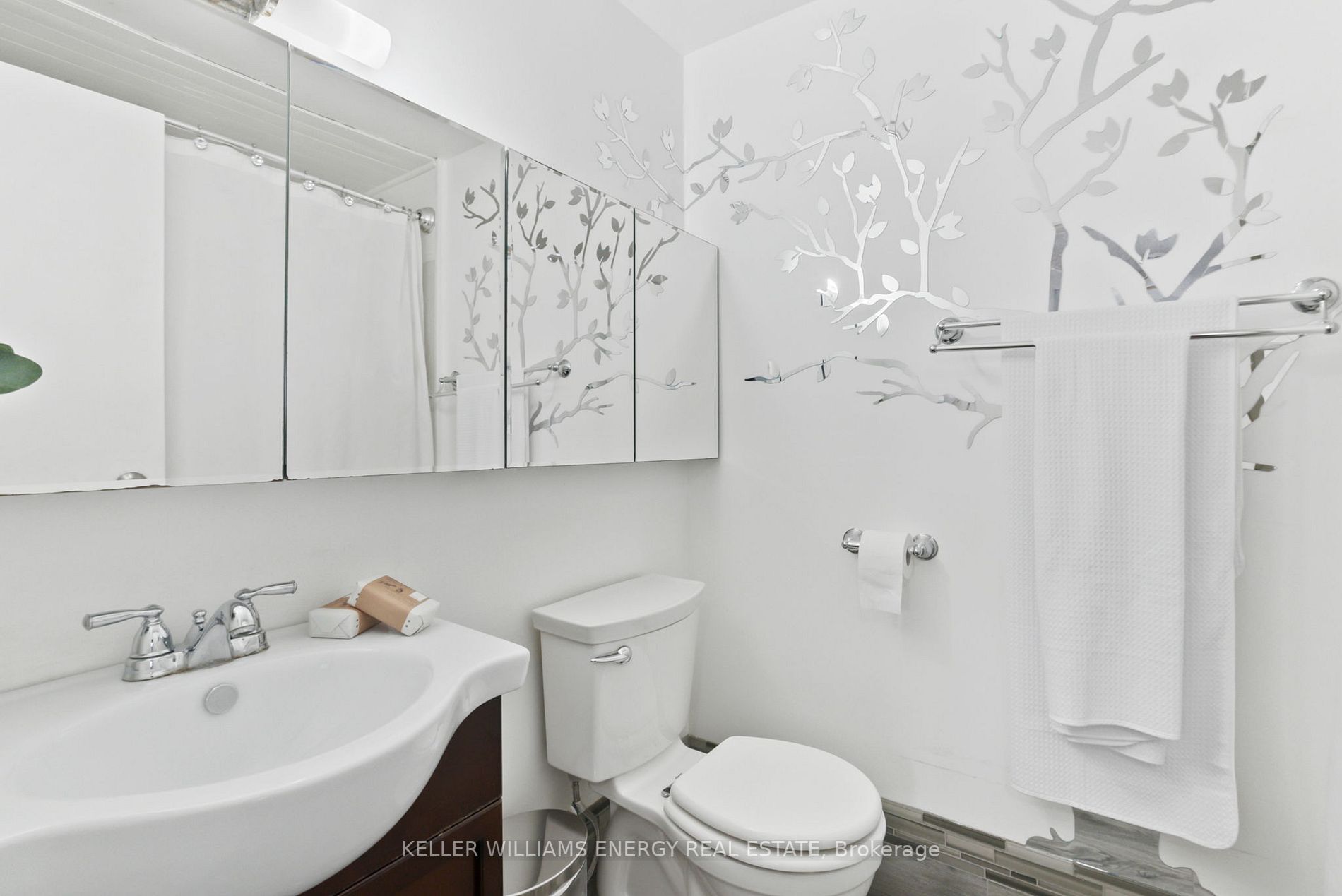 320 Chaleur Ave