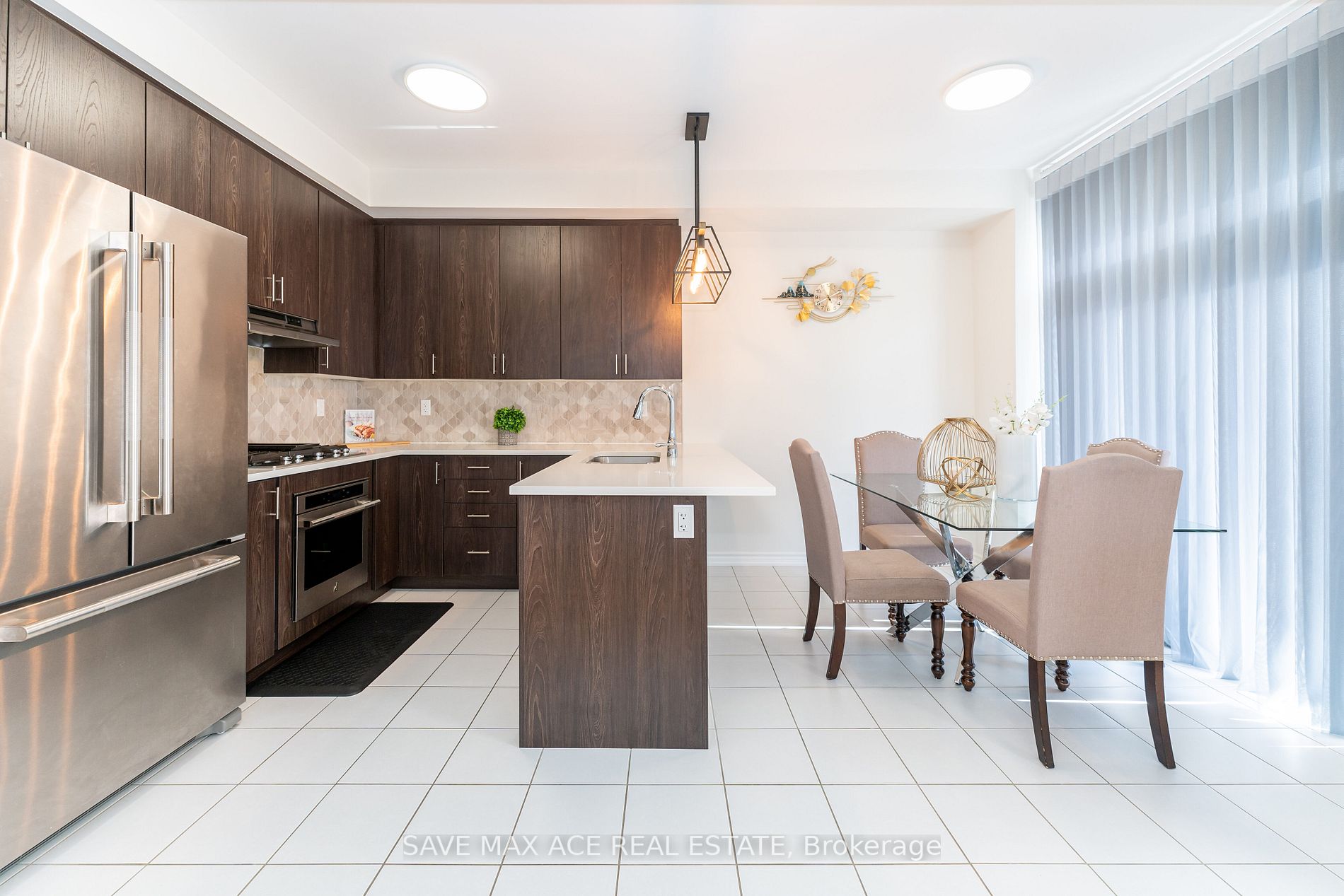24 Hickling Lane