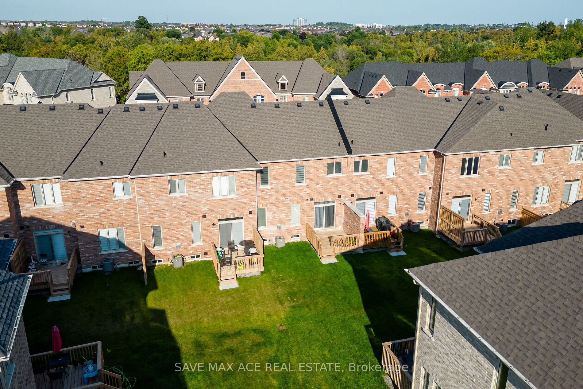24 Hickling Lane
