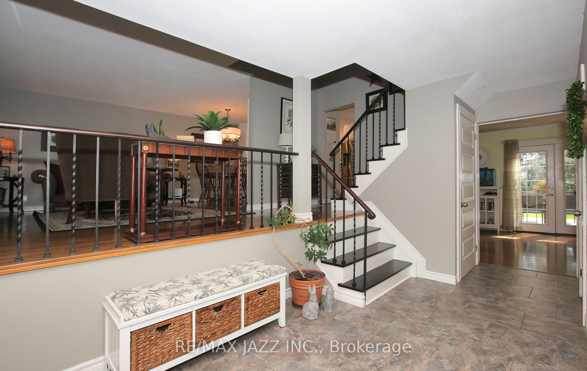 9 Spry Ave