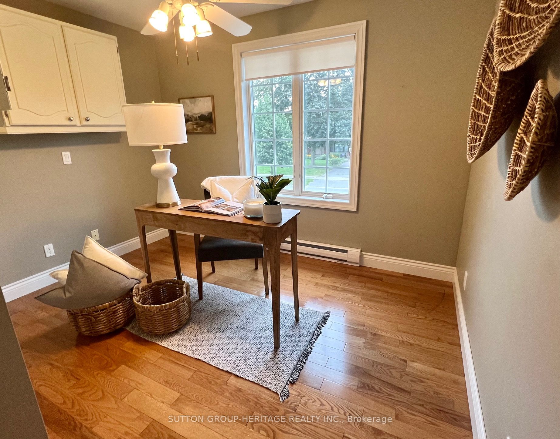 260 Lupin Dr