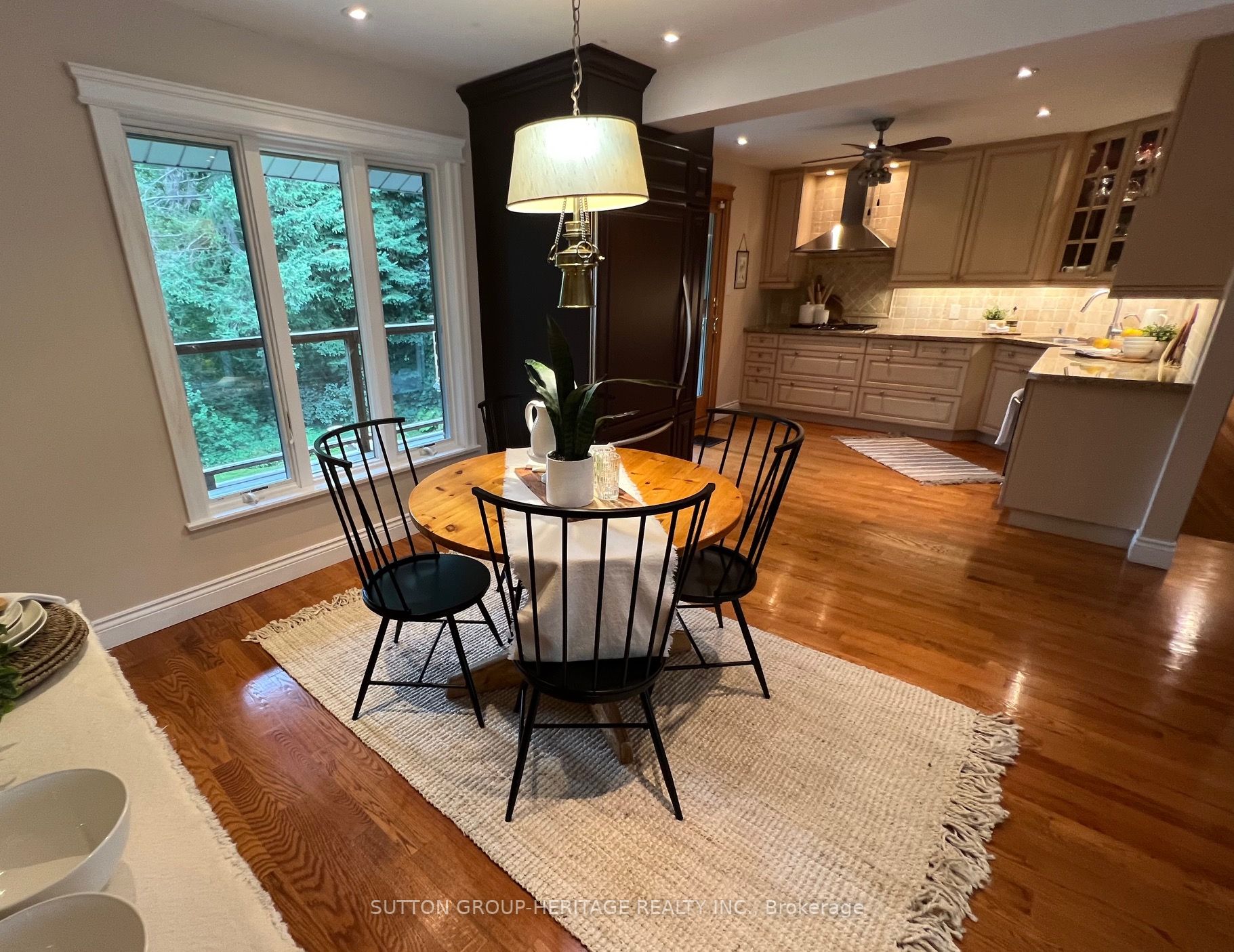 260 Lupin Dr