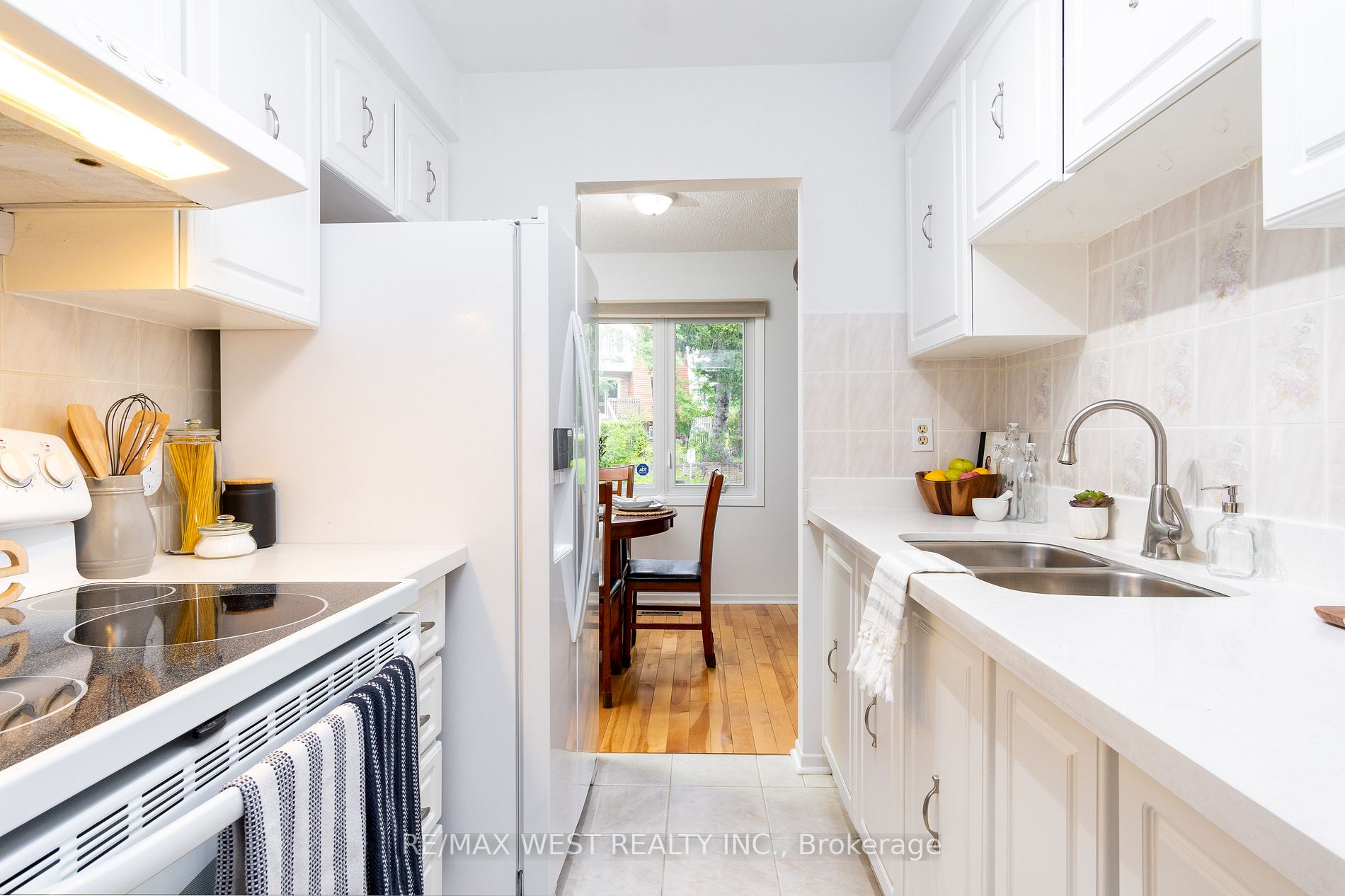 15 Guildwood Pkwy, #16