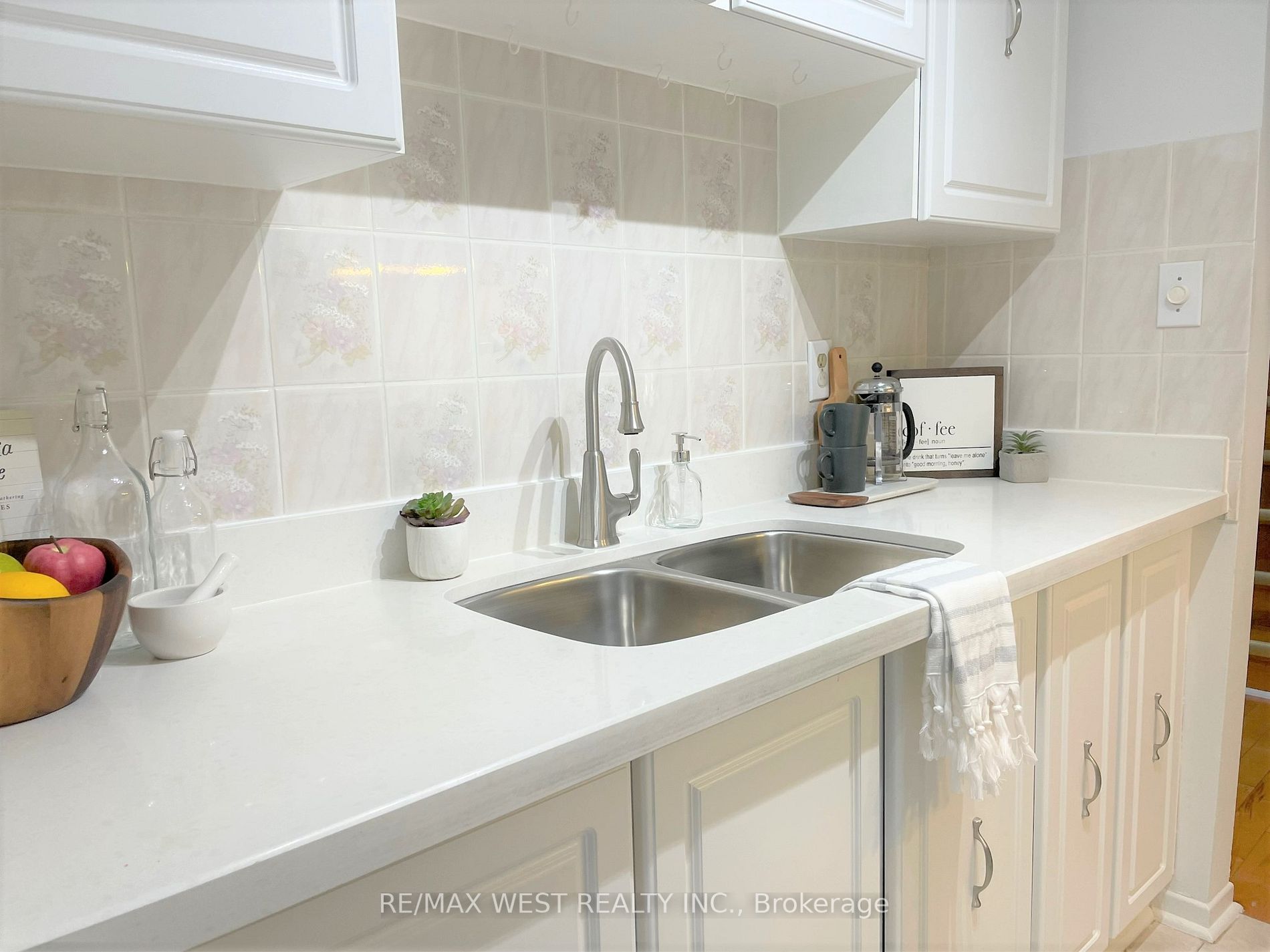 15 Guildwood Pkwy, #16