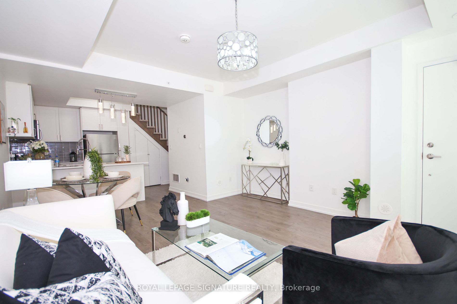 1555 Kingston Rd, #411