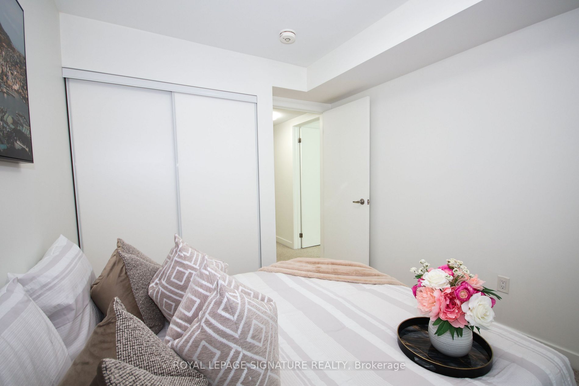1555 Kingston Rd, #411