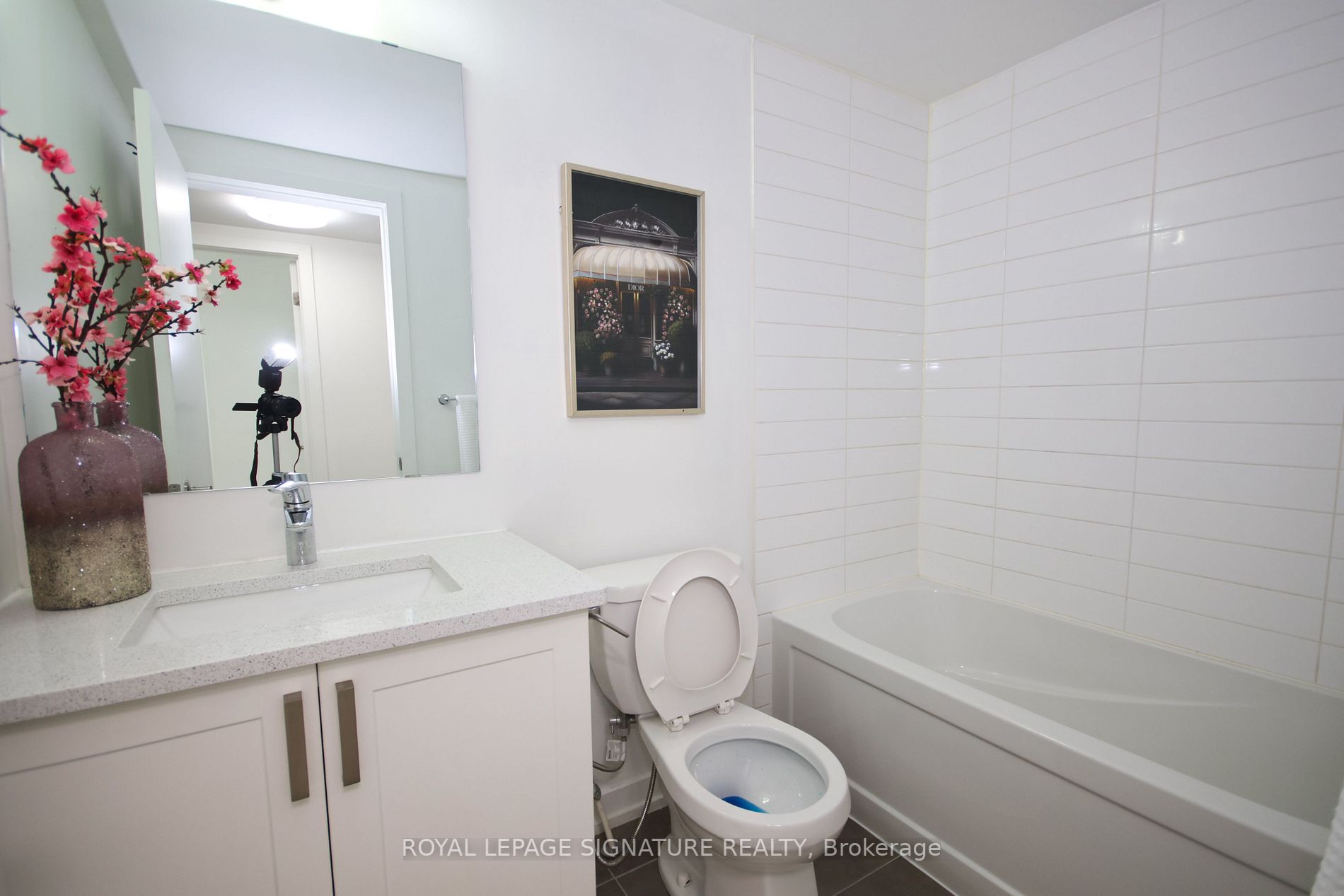 1555 Kingston Rd, #411