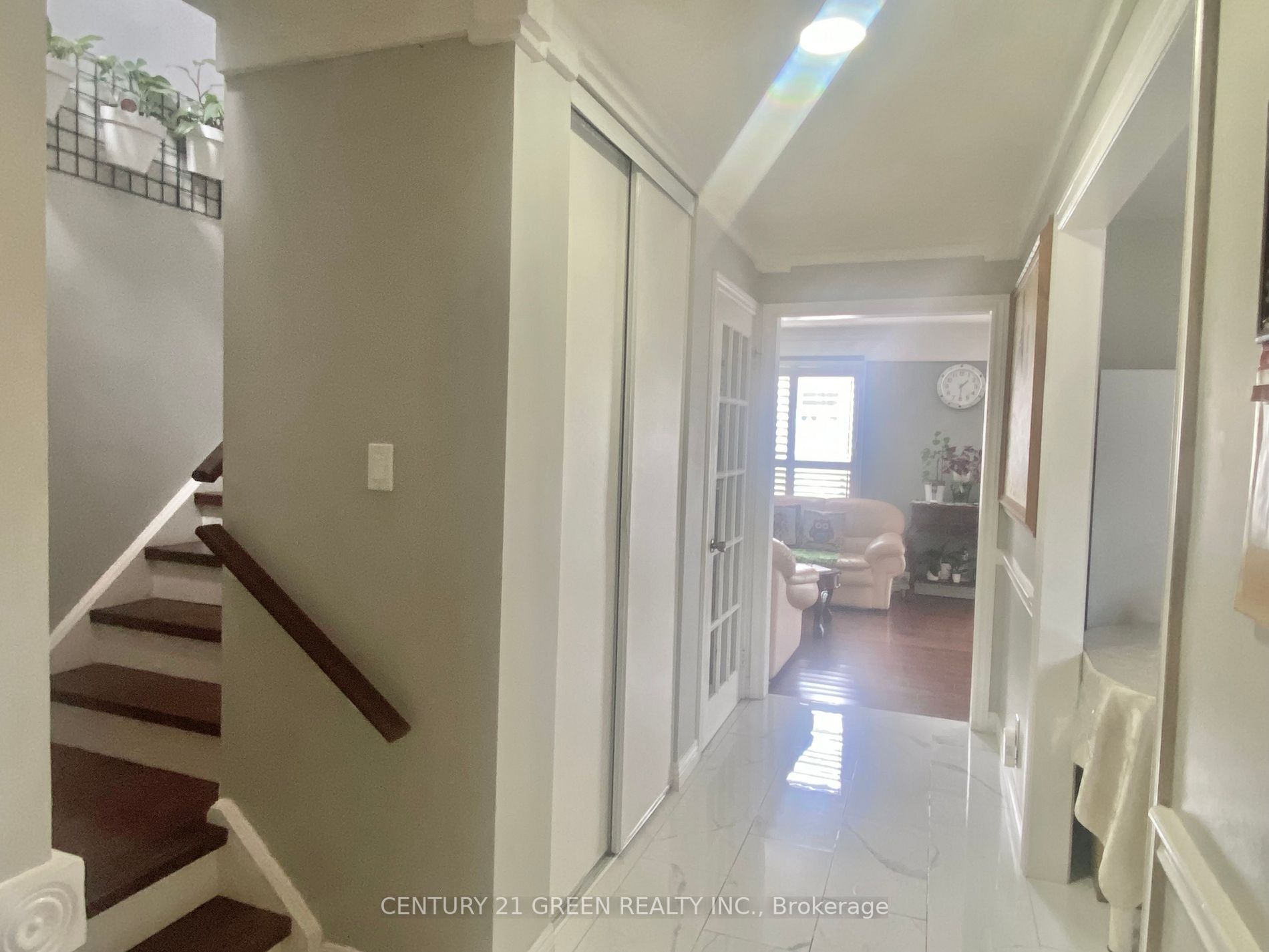 1590 Marshcourt Dr