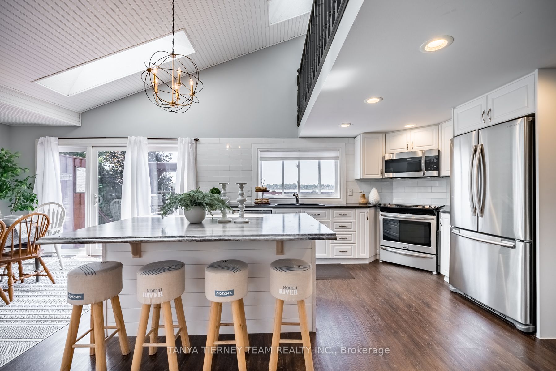 200 Portview Rd