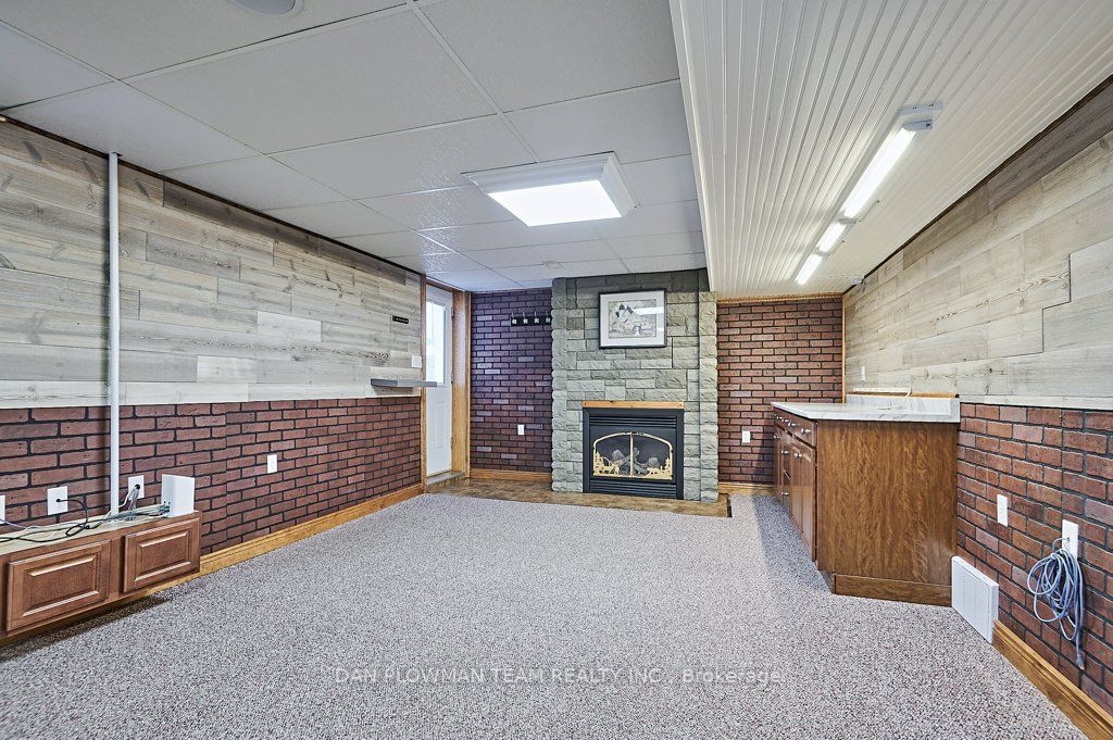 535 Addison Court