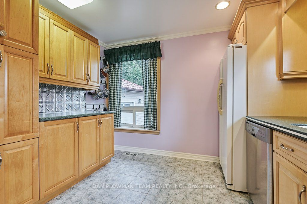 535 Addison Court