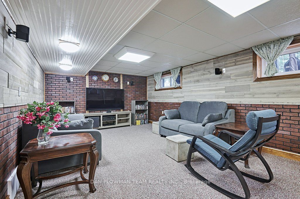 535 Addison Court