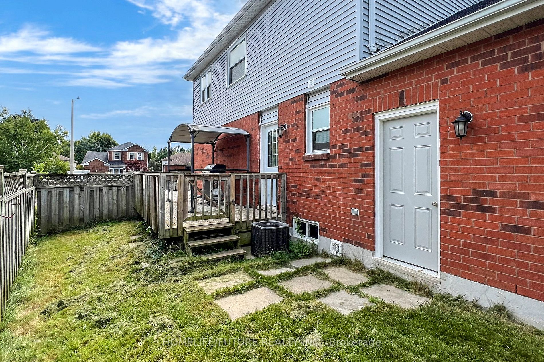 63 Stanford Cres