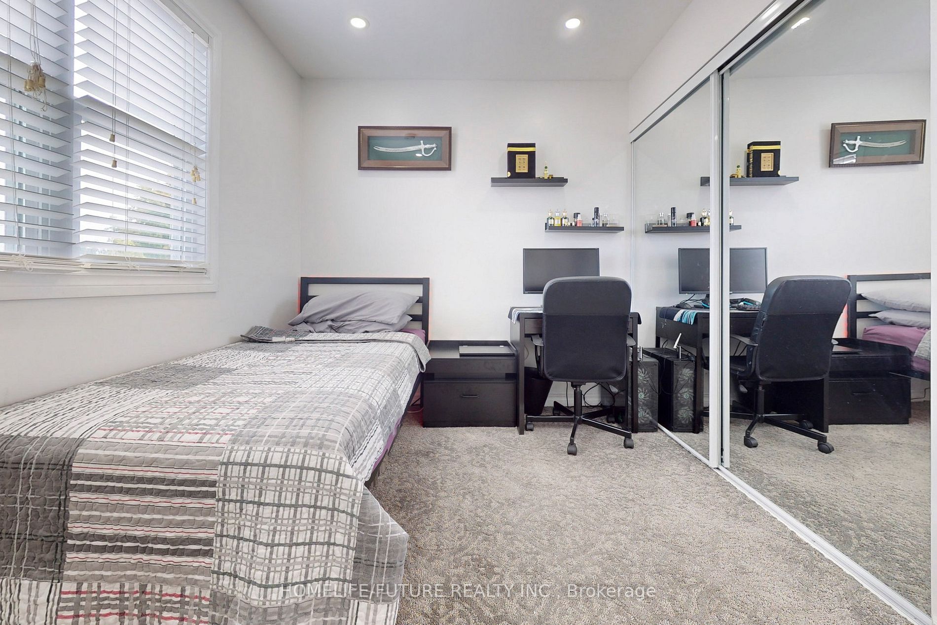 63 Stanford Cres