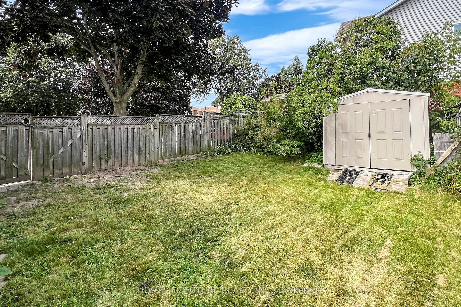 63 Stanford Cres