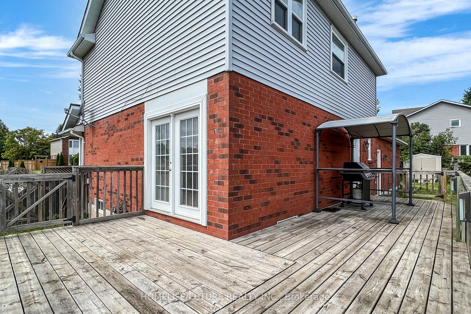 63 Stanford Cres
